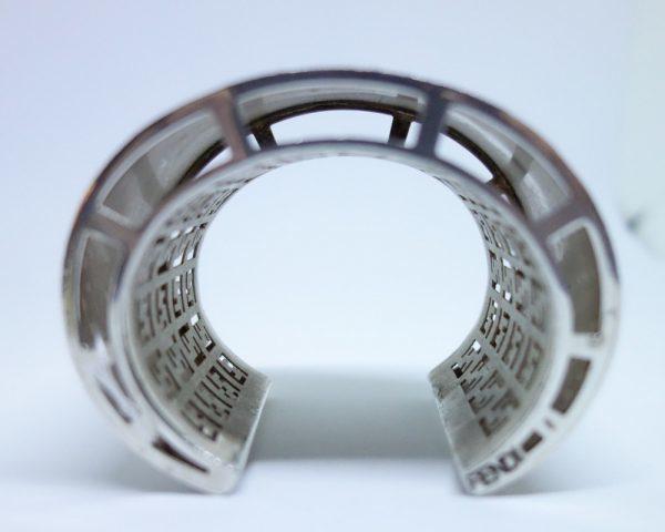 superbe bracelat argent de la marque Fendi vintage