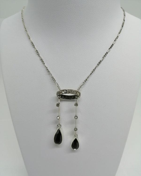 Collier argent négligé original avec couronne et sertie de grenats en gouttes, 1900, Art Nouveau.