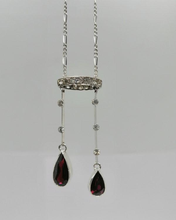 Collier argent négligé original avec couronne et sertie de grenats en gouttes, 1900, Art Nouveau. – Image 3