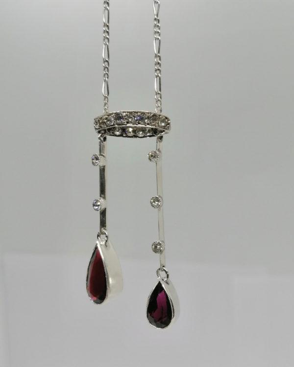 Collier argent négligé original avec couronne et sertie de grenats en gouttes, 1900, Art Nouveau. – Image 4