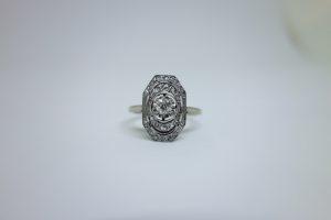 bague or et platine art déco avec diamants