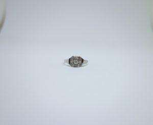 bague art déco en or gris