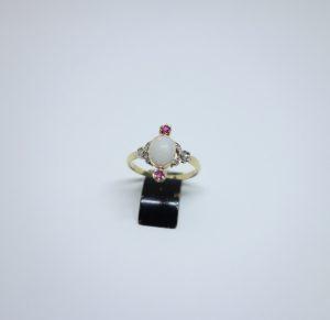bague or et opale