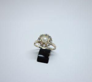 bague en or rose et perle fine