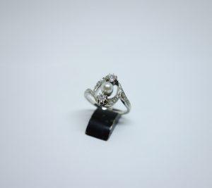 bague art nouveau en or gris