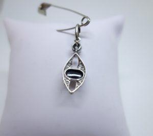 pendentif platine diamants et saphir cabochon