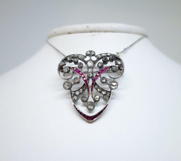 broche ou collier en or gris art nouveau