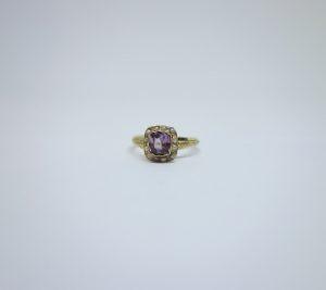bague or et perles fines