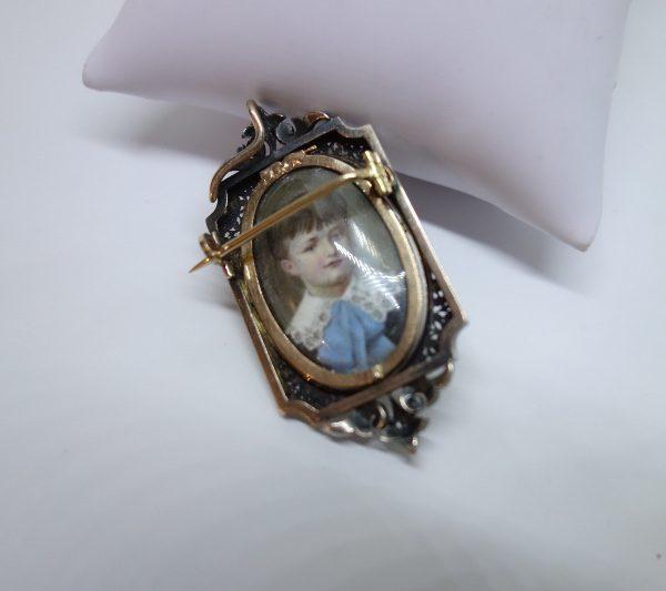 broche ou pendentif or rose 1840