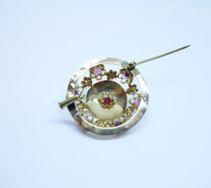 broche or et grenats
