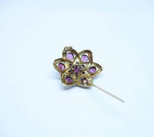 broche or et grenats