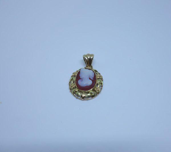 pendentit or et camée agate