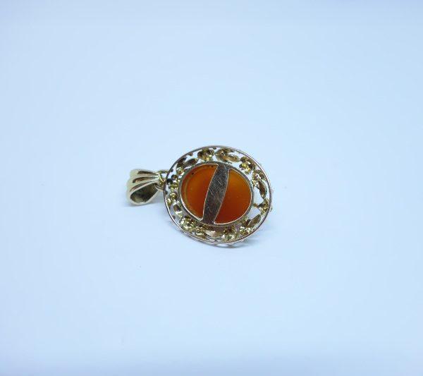 pendentif or et camée sur agate