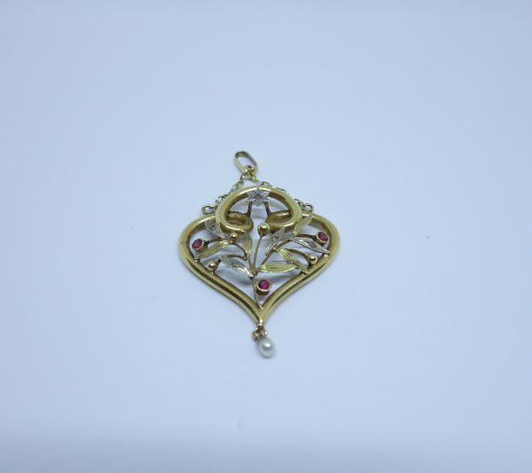 pendentif or art nouveau