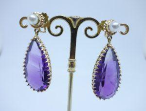 boucles d'oreilles pendantes or et améthystes