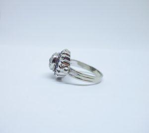 bague or gris diamants et saphirs