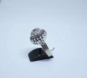 bague or gris diamants et saphirs