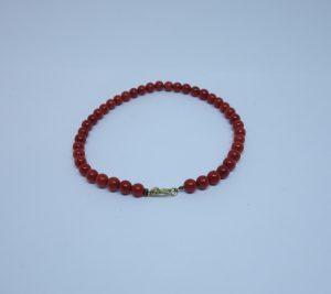 bracelet fermoir or et boules de corail rouge