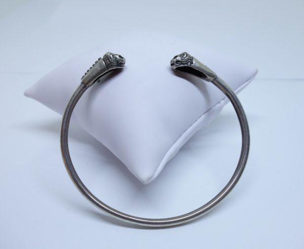 bracelet jonc argent avec têtes d'animaux