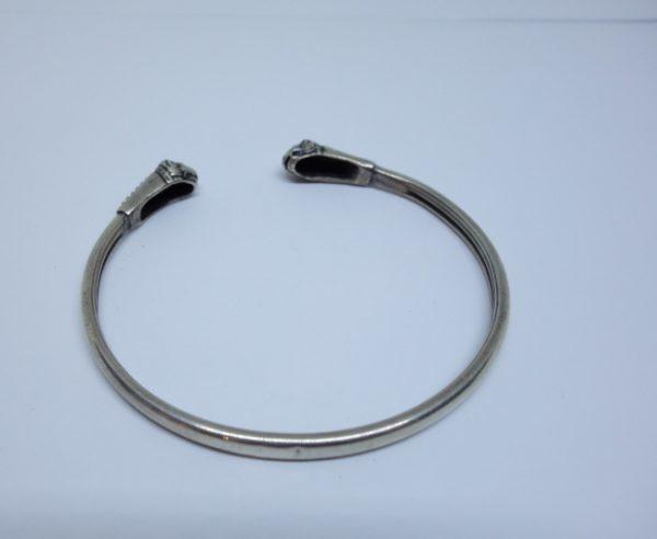 bracelet argent jonc avec têtes d'animaux