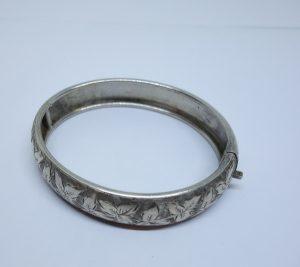 bracelet argent motif de feuilles