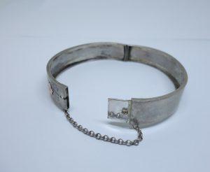 bracelet argent ancien avec motifs de feuilles