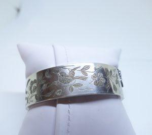 bracelet jonc argent avec motifs oiseaux