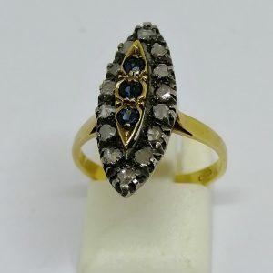 bague en or et sertie argent avec roses de diamants et saphirs vers 1880