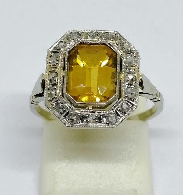 bague en or gris avec citrine et roses de diamants vers 1930