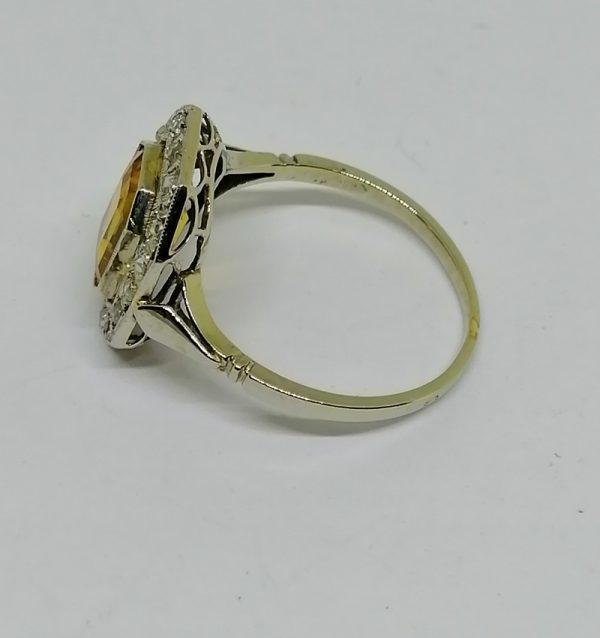 bague en or gris avec citrine et roses de diamants de forme octogonale art déco vers 1930