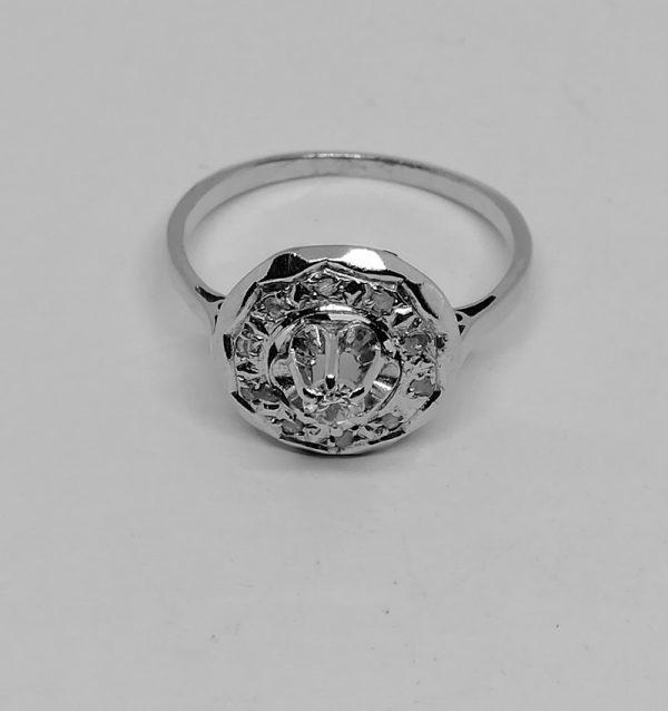 bague en or gris et diamants avec pans coupés art déco vers 1930