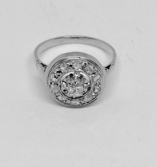bague en or gris et platine avec diamants de forme ronde art déco vers 1930