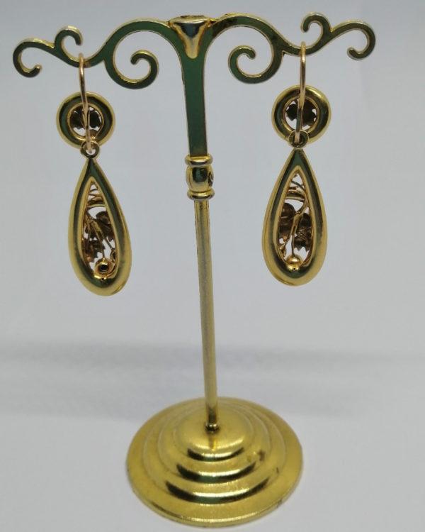 Boucles d'oreilles or, pendantes avec motifs de marrons et feuillage, Art Nouveau, 1900. – Image 4
