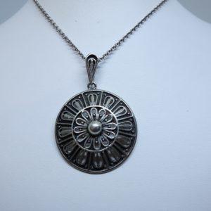 pendentif et chaîne argent 1925