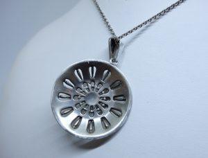 pendentif et chaîne argent art déco
