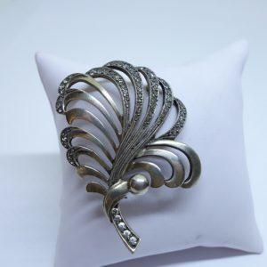 broche argent et vermeil pavage de pierres 1920