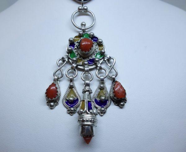 pendentif argent berbère avec corail et émaux