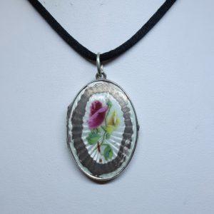 pendentif argent porte-photo avec décor émaillé