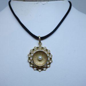 pendentif plaqué or ajouré et perle 1940