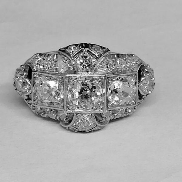 Bague en Platine, importants diamants, rare modèle, Art Déco.