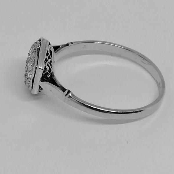 Bague or gris octogonale, et diamants. – Image 2
