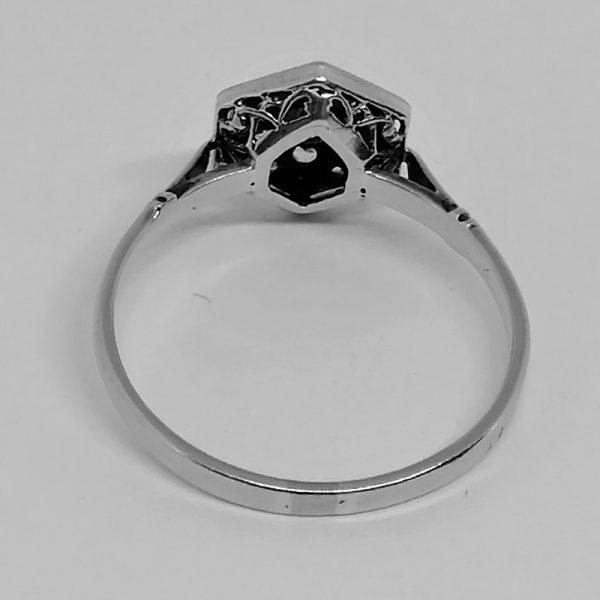 Bague or gris octogonale, et diamants. – Image 3