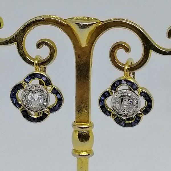 Boucles d'oreilles dormeuses avec saphirs et diamants. – Image 3