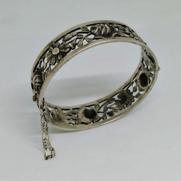 Bracelet jonc argent ajouré avec motif de fleurs. – Image 2