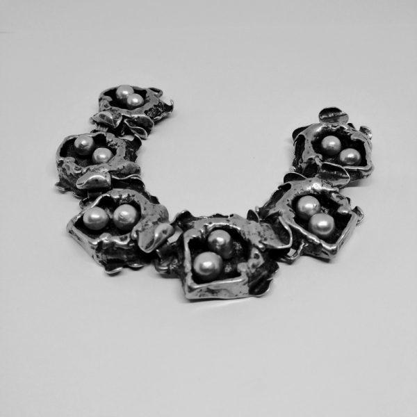 Bracelet argent avec perles naturelles grises, signé Oly, Allemagne. – Image 2