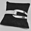 Bracelet argent comme une ceinture.