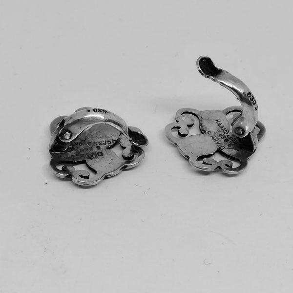 Paire de clips d'oreilles en argent signature Danoise. – Image 2