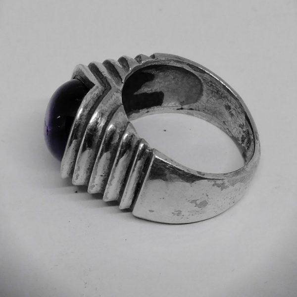 Bague argent et cabochon d'améthyste. – Image 2