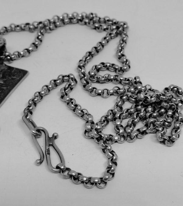 Pendentif création et sa chaîne . – Image 3