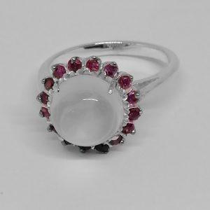 Bague argent avec pierre de lune et petits rubis 1950